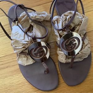 Gucci Leather Thong Sandals